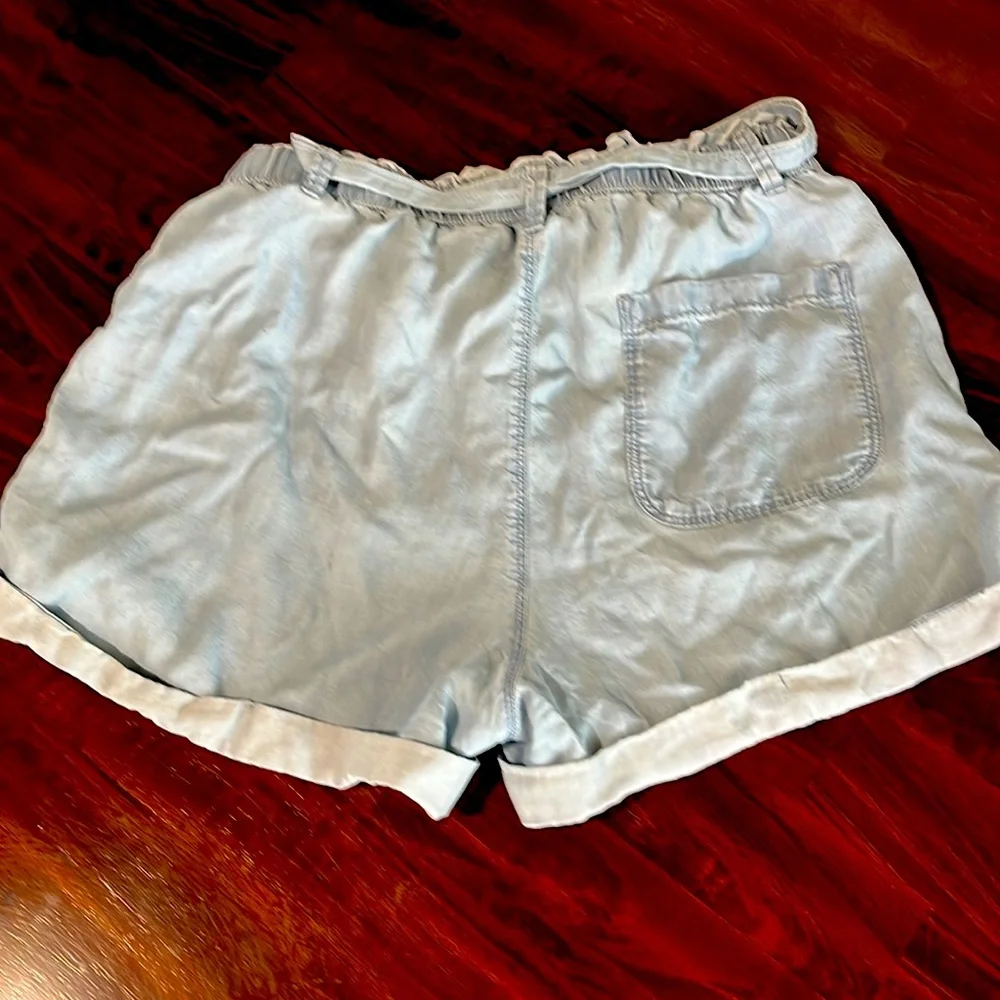 Paper bag shorts - Picture 2 of 5